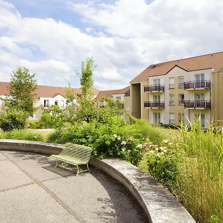 מלון דירות Zenitude Residences Village 3*