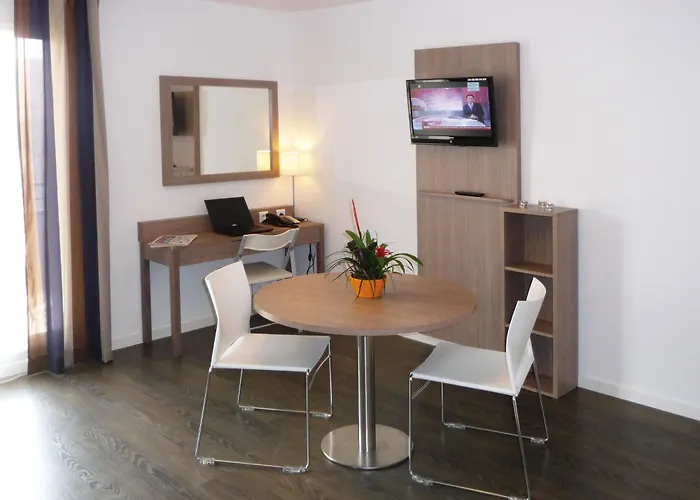 公寓式酒店 Zenitude Residences Village 3*