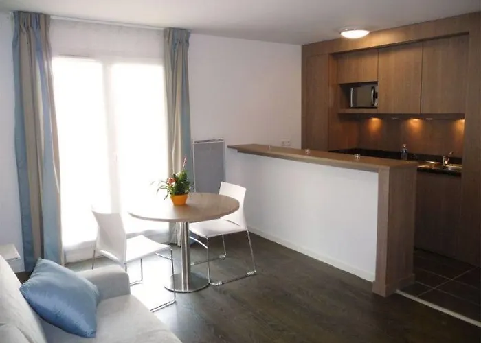 Aparthotel Zenitude Residences Village