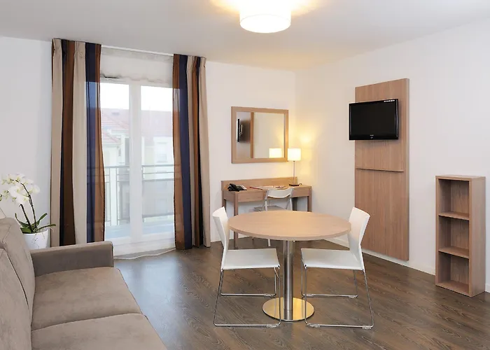 Aparthotel Zenitude Residences Village Roissy-en-France