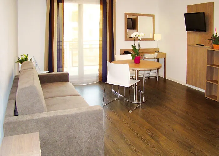 公寓式酒店 Zenitude Residences Village 鲁瓦西昂法兰西