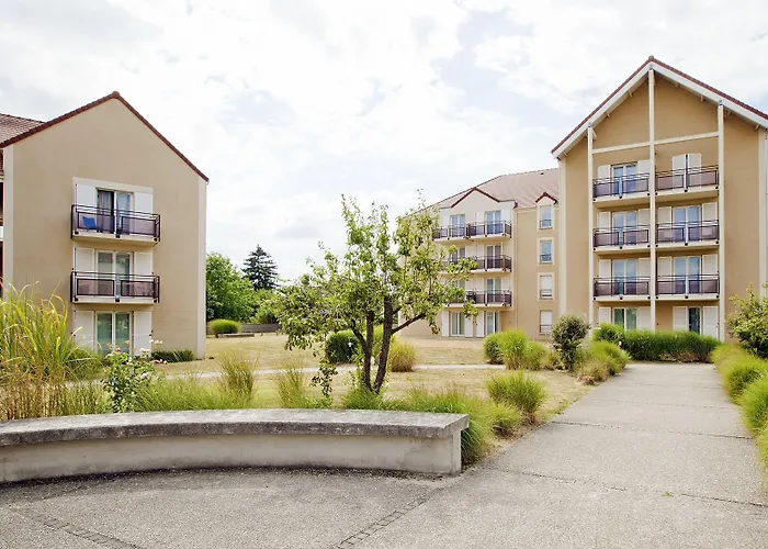 Aparthotel Zenitude Residences Village 3*