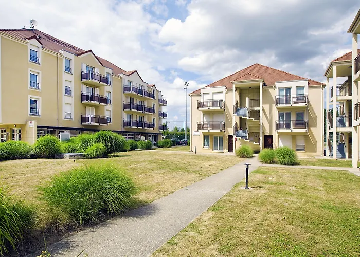 公寓式酒店 Zenitude Residences Village 鲁瓦西昂法兰西