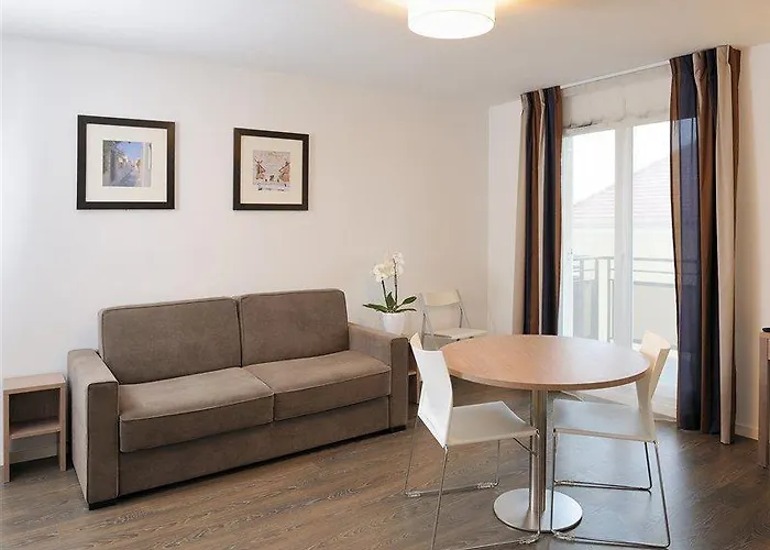 Zenitude Residences Village 公寓式酒店 3*